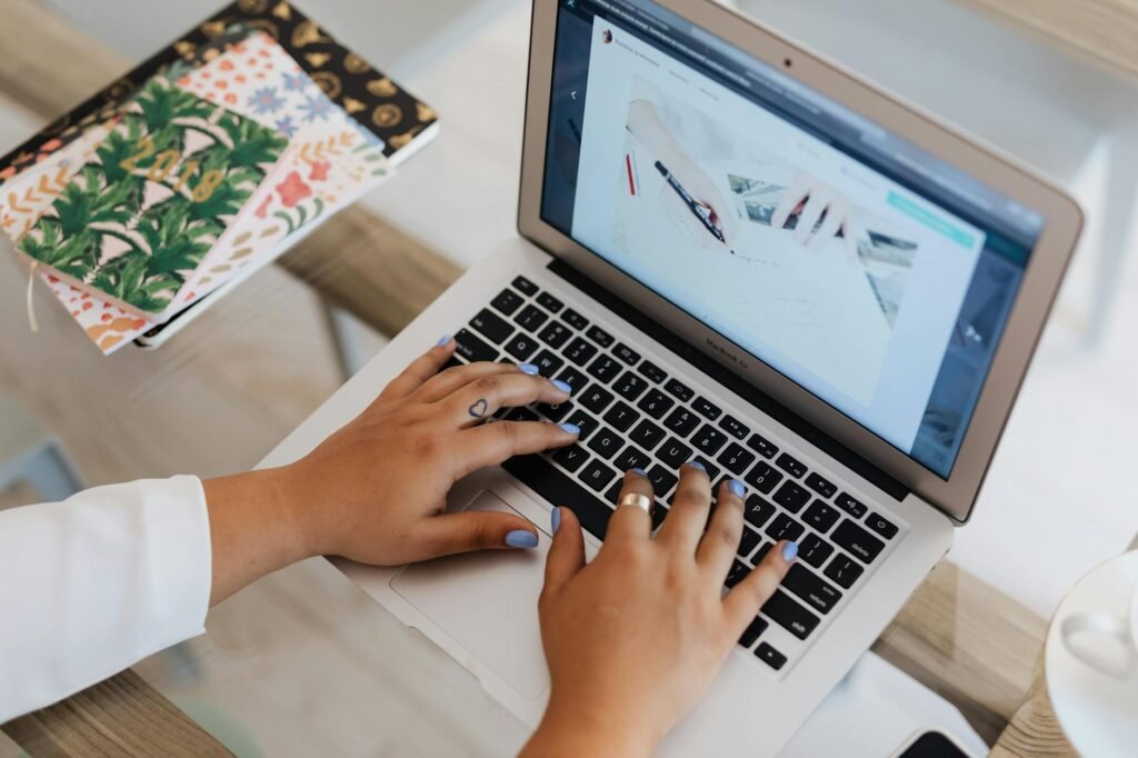 Guia Completo: Como Criar um Blog Profissional e Ganhar Dinheiro com Ele em 2024 — como criar um blog e ganhar dinheiro com e