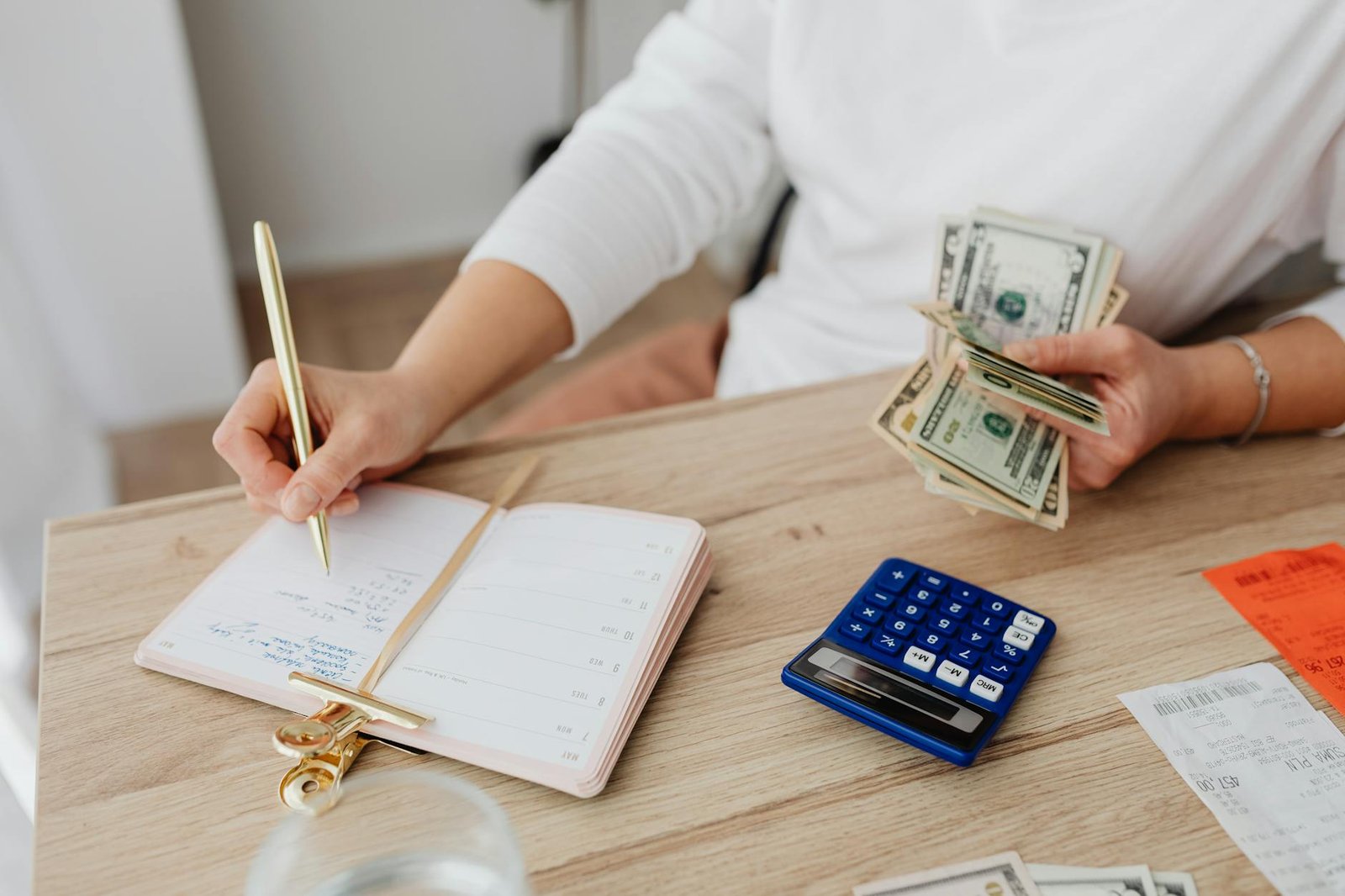 Como Montar um Negócio em Casa com Baixo Custo: Seu Guia Definitivo para Empreender e Lucrar — como montar um negócio em casa