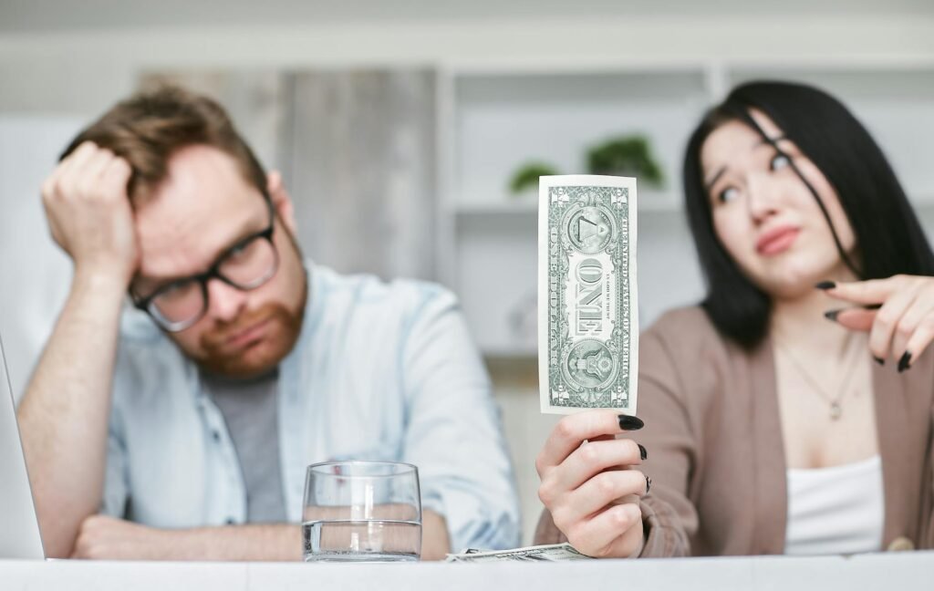 Crise Financeira no Casamento: 10 Dicas Essenciais para Fortalecer o Amor e a Carteira — dicas para casais na crise econômica