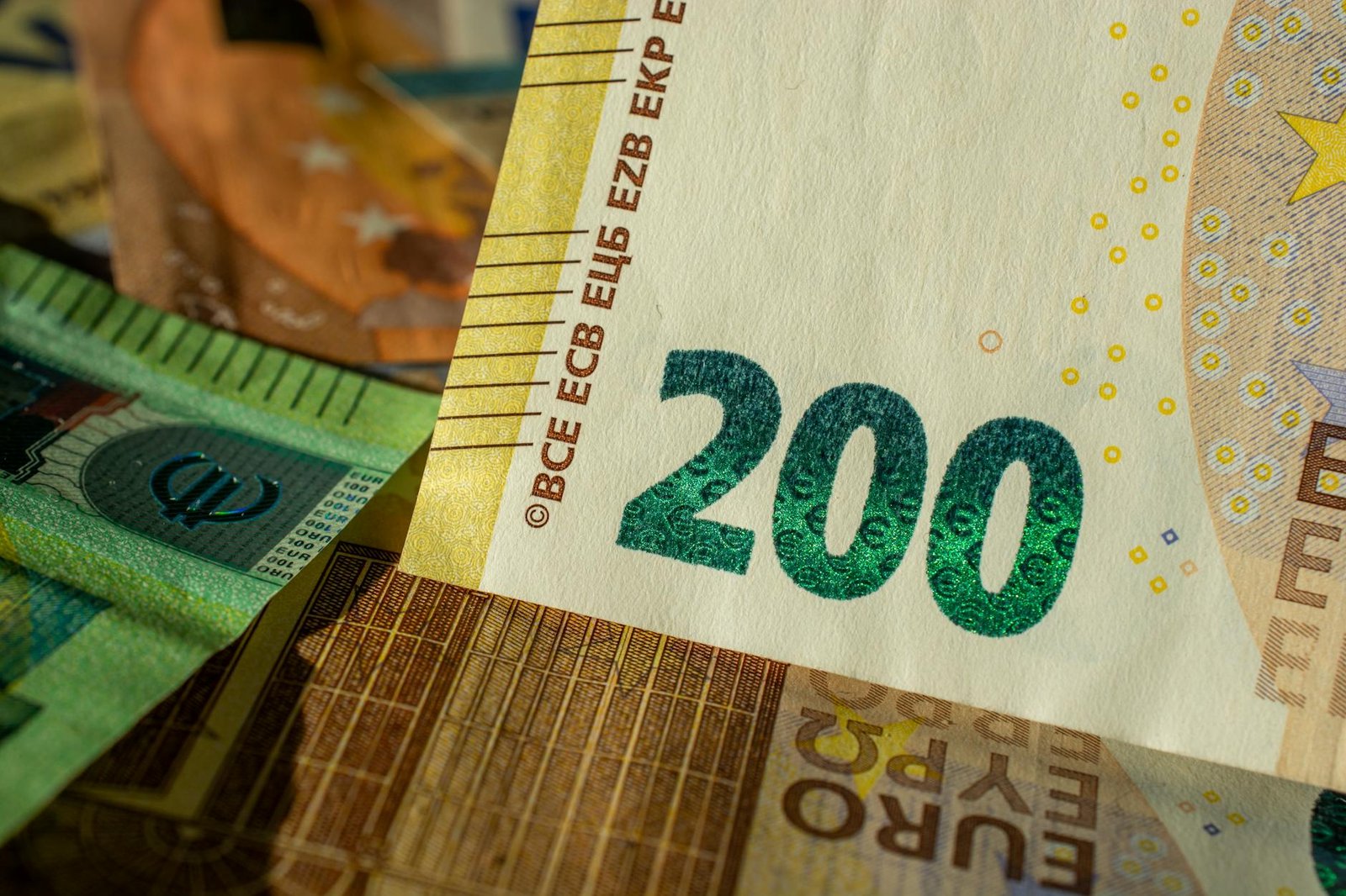 Diferença entre microeconomia e macroeconomia simples — diferença entre microeconomia e macroeconomia simples | revistazepere